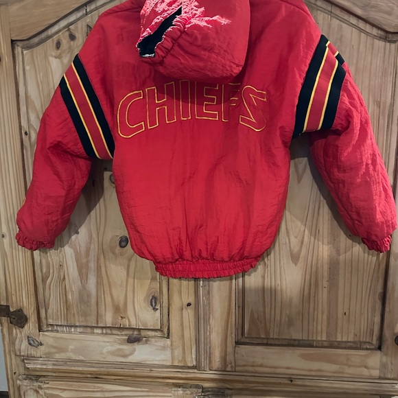 Pro Player Kids Black and Red Puffer Jacket - Picture 4 of 5